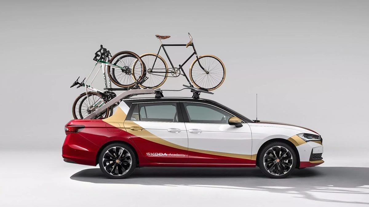 Skoda Superb L&K 130 pick-up hybride avec benne compacte et design sportif