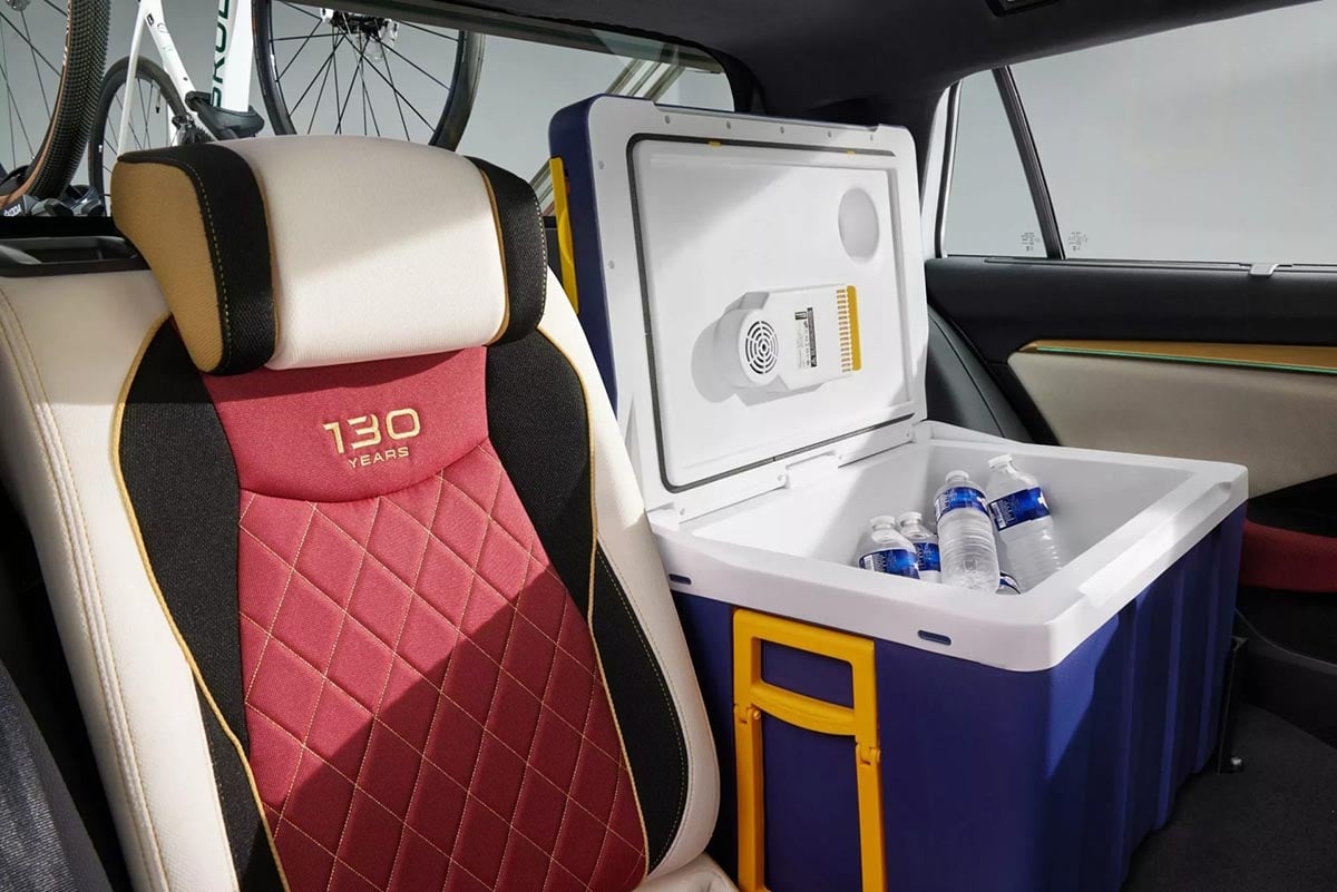 Intérieur du Skoda Superb L&K 130 avec sellerie exclusive et équipements de course