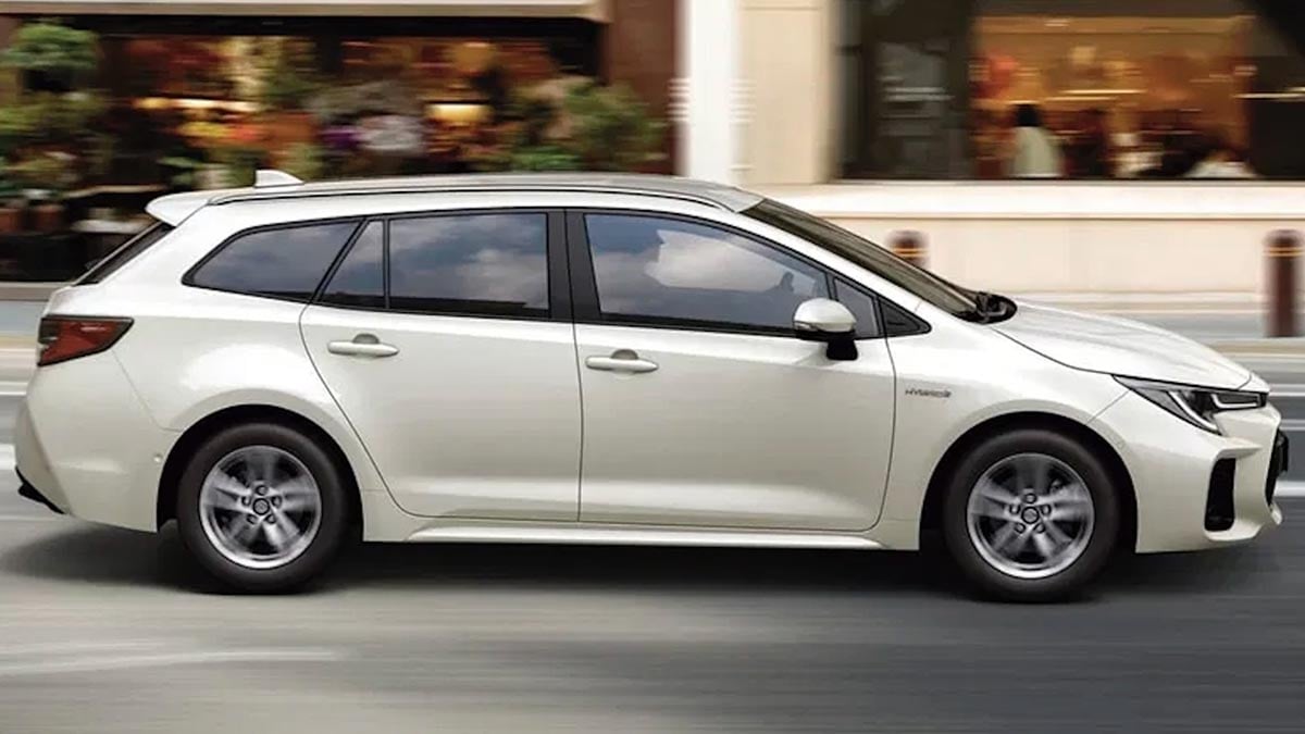 Suzuki Swace Hybrid break hybride vue de profil design élégant coffre 596 litres
