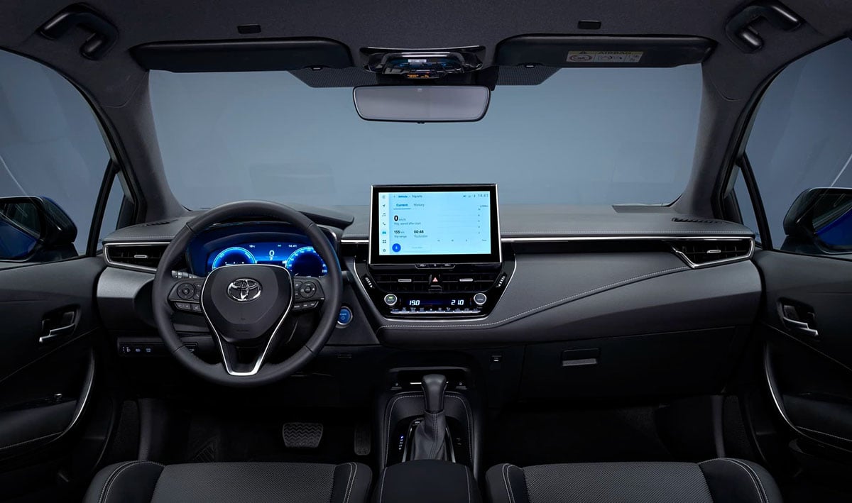 Tableau de bord Toyota Corolla Hybride 2025 avec écran tactile 10,5 pouces et interface numérique