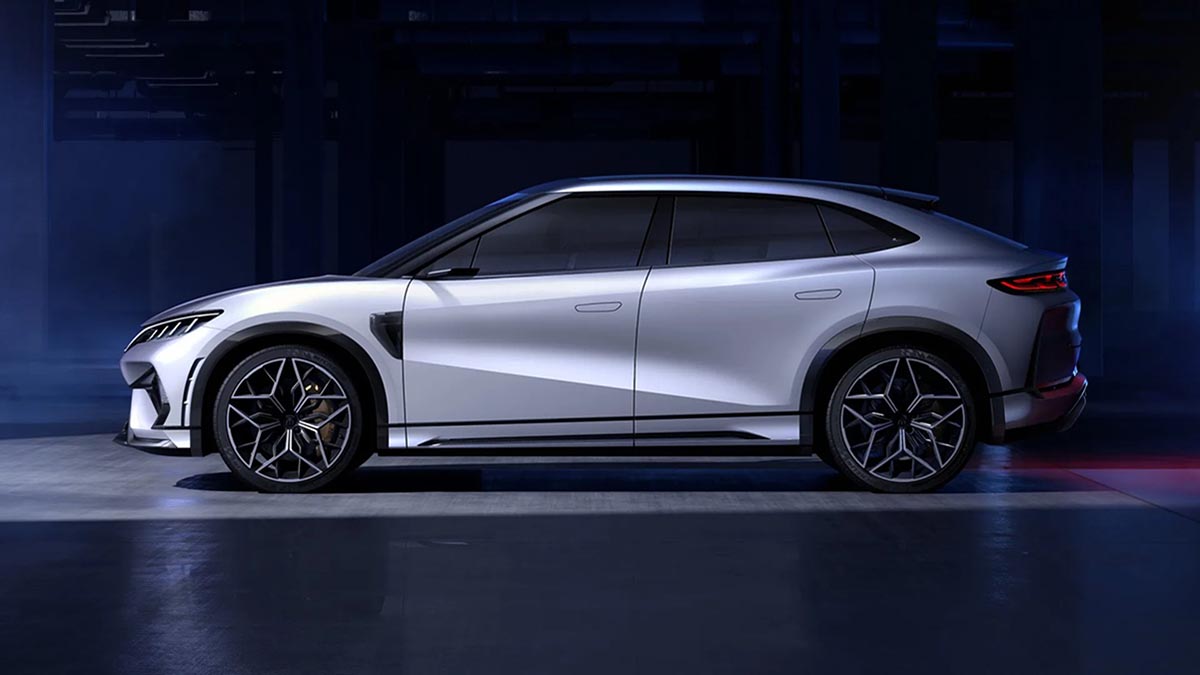  Vue latérale du BYD Song L EV SUV coupé électrique avec lignes dynamiques