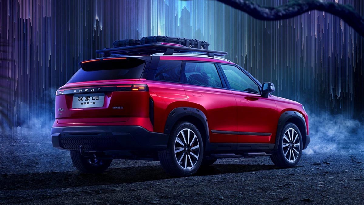 Vue arrière du JAECOO 7 édition spéciale 4×4 avec feux LED et diffuseur renforcé