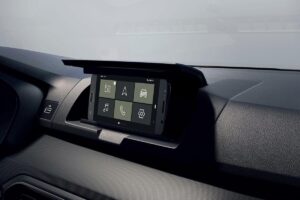 Dacia Sandero GPL ECO-G roulant en pleine nature, voiture économe avec vignette Crit’Air 1 à moins de 16 000 €