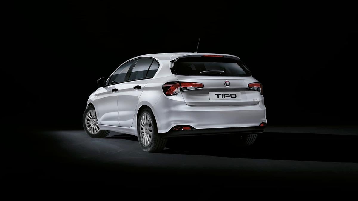 Fiat Tipo 2025 vue arrière avec feux LED et coffre de 520 litres