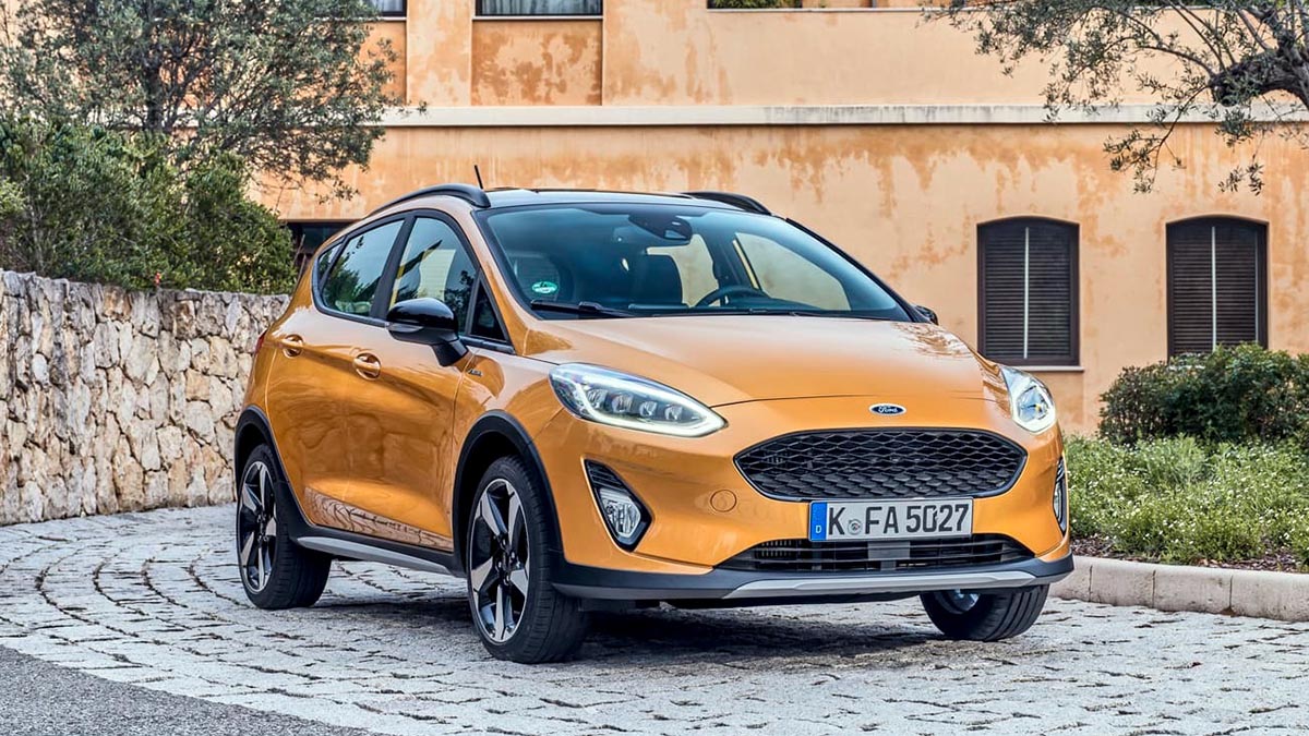 Face avant de la Ford Fiesta 2022 avec nouvelle calandre et optiques LED