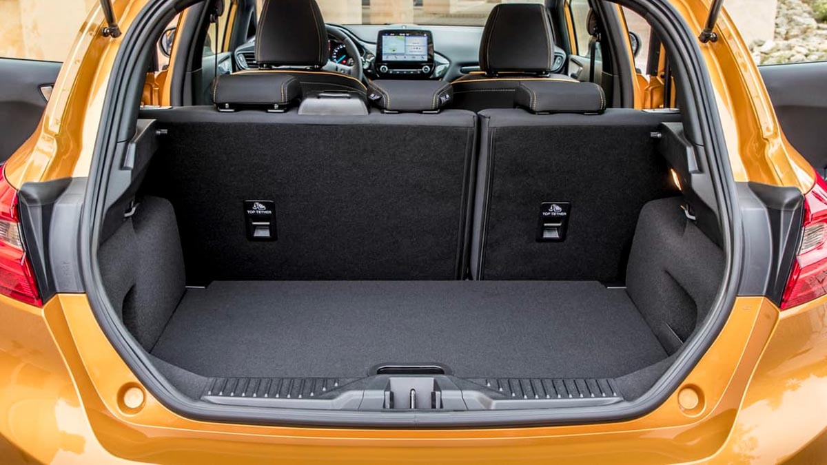 Coffre de la Ford Fiesta 2022 avec plancher plat et banquette 60/40