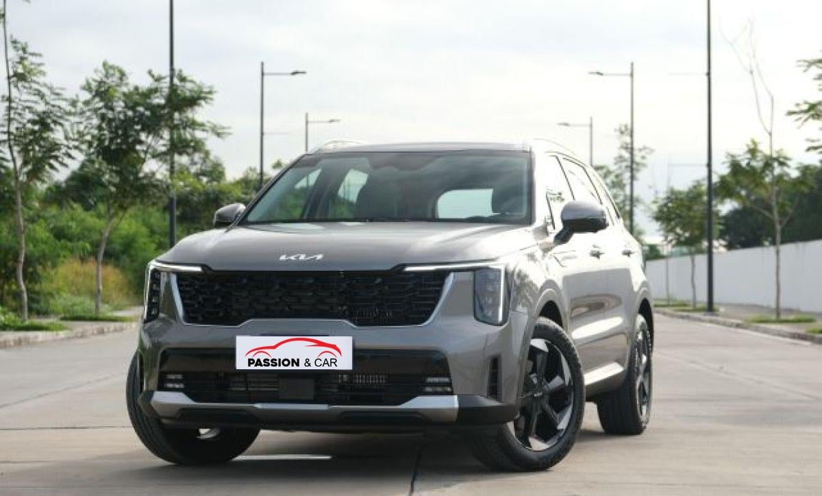 Face avant Kia Sorento hybride rechargeable avec calandre Tiger Nose et feux LED