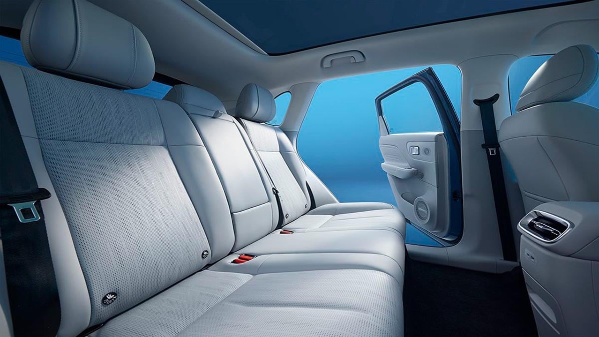  Banquette arrière du Leapmotor B10 avec accoudoir central et espace aux jambes généreux