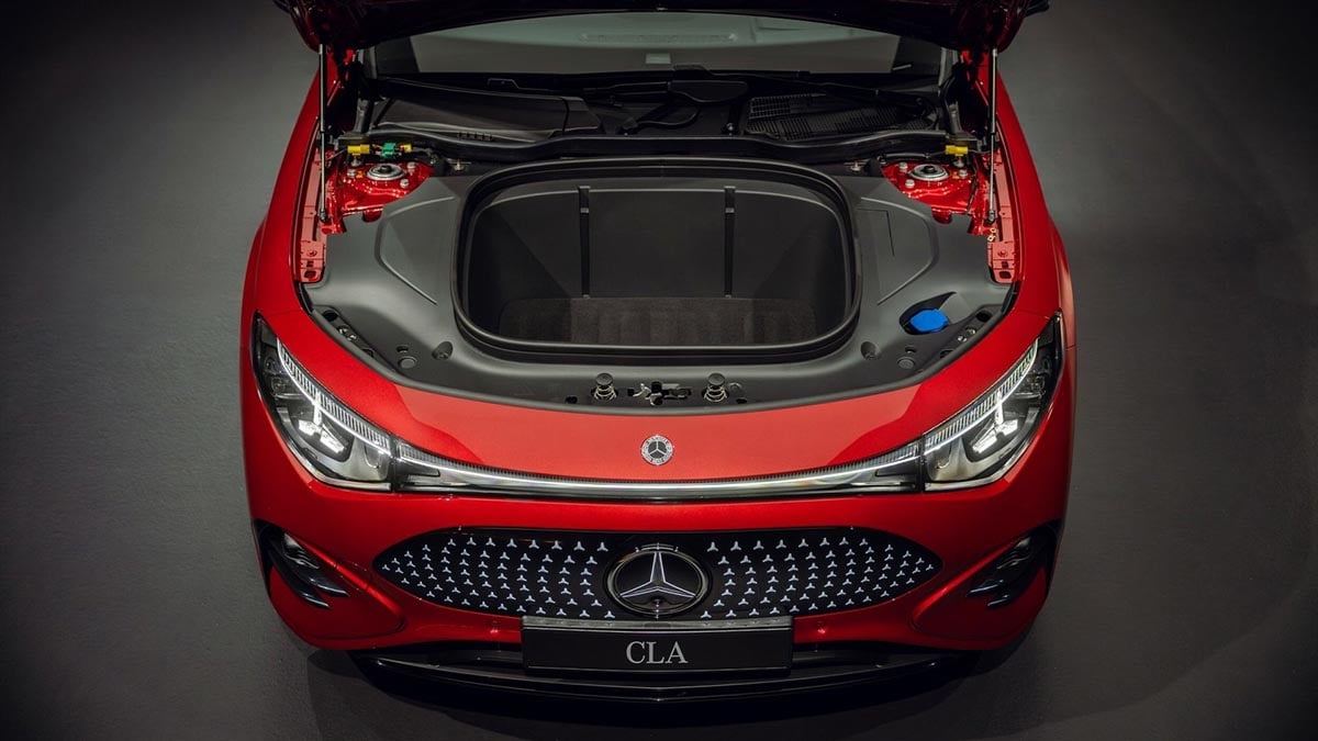 Coffre avant Mercedes CLA électrique 2025 avec compartiment de rangement sécurisé