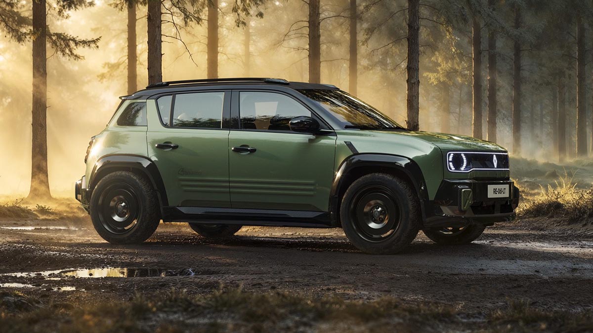 Profil latéral de la Renault 4 Savane 4x4 concept avec garde au sol surélevée et arches élargies