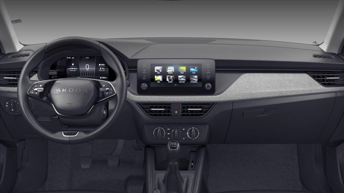 Tableau de bord Škoda Scala GO 2025 avec instrumentation numérique et écran central tactile
