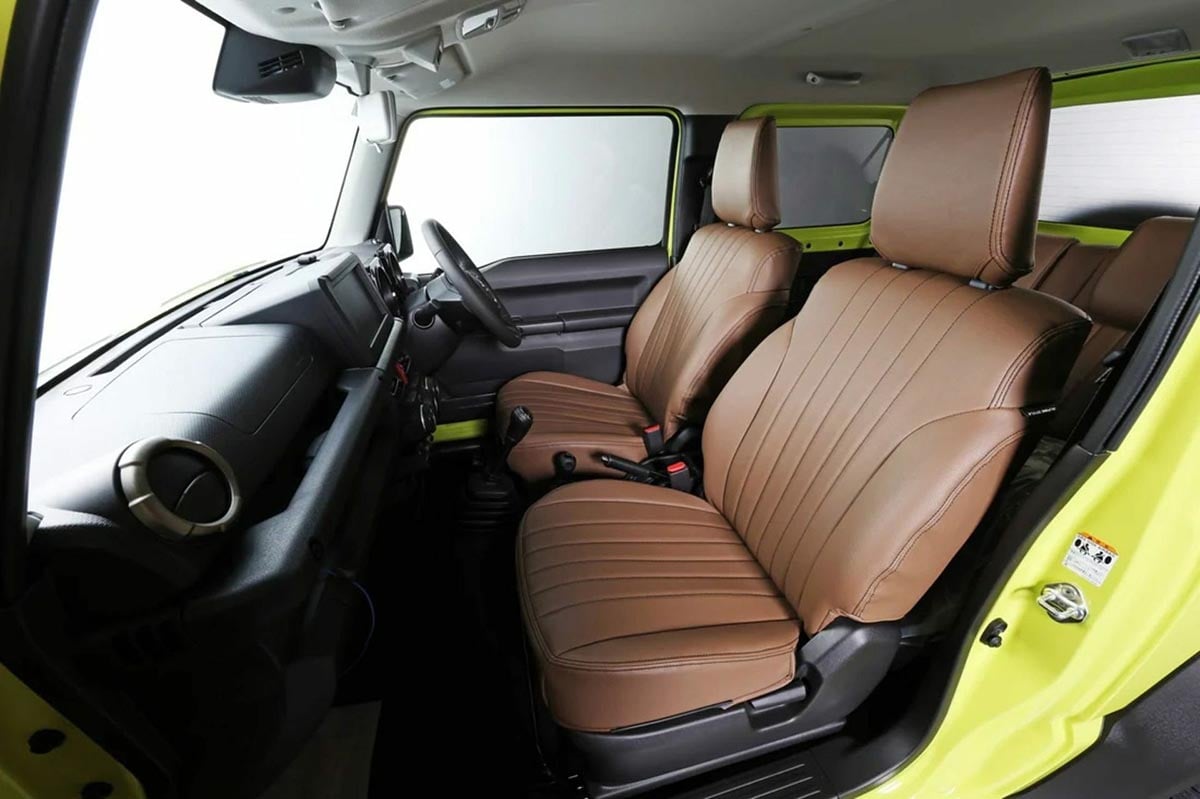 Jimny Alpine Style avec sellerie surpiquée et écran central Alpine