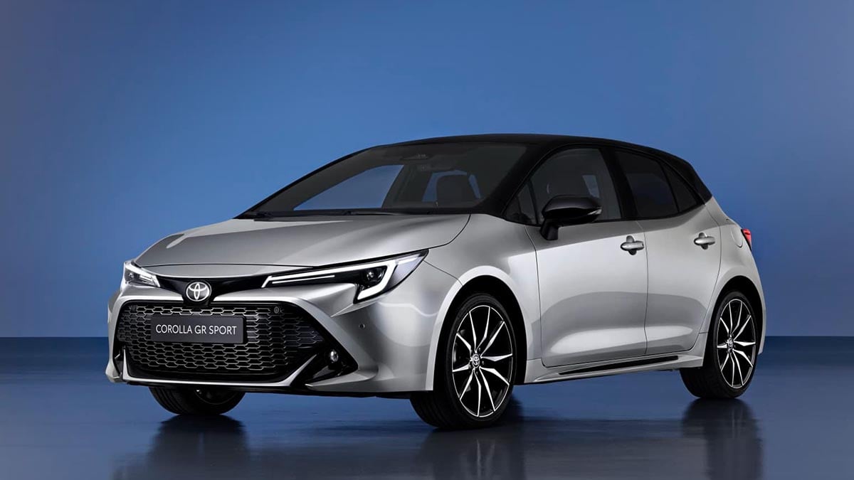 Profil de la Toyota Corolla GR Sport 2025 avec jantes 18 pouces et teinte bi-ton