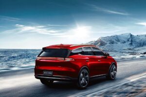 BYD Tang SUV électrique 7 places chinois proposé à plus de 70 000 euros illustrant les difficultés de pénétration du marché français