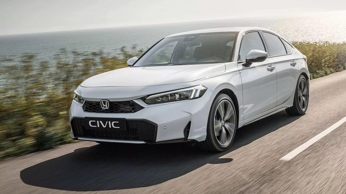 Nouvelle Honda Civic 2026 en vue trois-quarts avant, finition hybride e:HEV