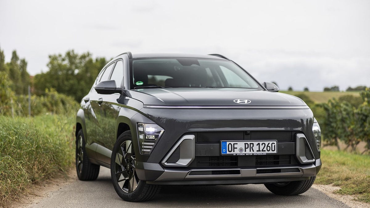 Face avant du Hyundai Kona 2026 avec calandre affinée et projecteurs LED