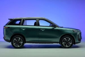 SUV compact hybride au design inspiré du Range Rover Sport arrivant sur le marché espagnol à prix abordable