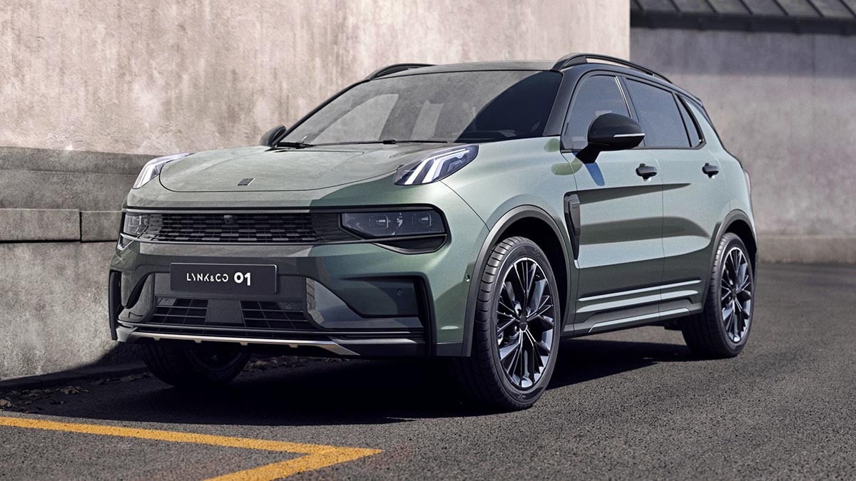 Face avant du Lynk & Co 01 PHEV avec signature lumineuse LED