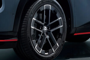 SUV 4x4 hybride 204 chevaux en version radicale portant le nom d'une voiture de sport japonaise mythique