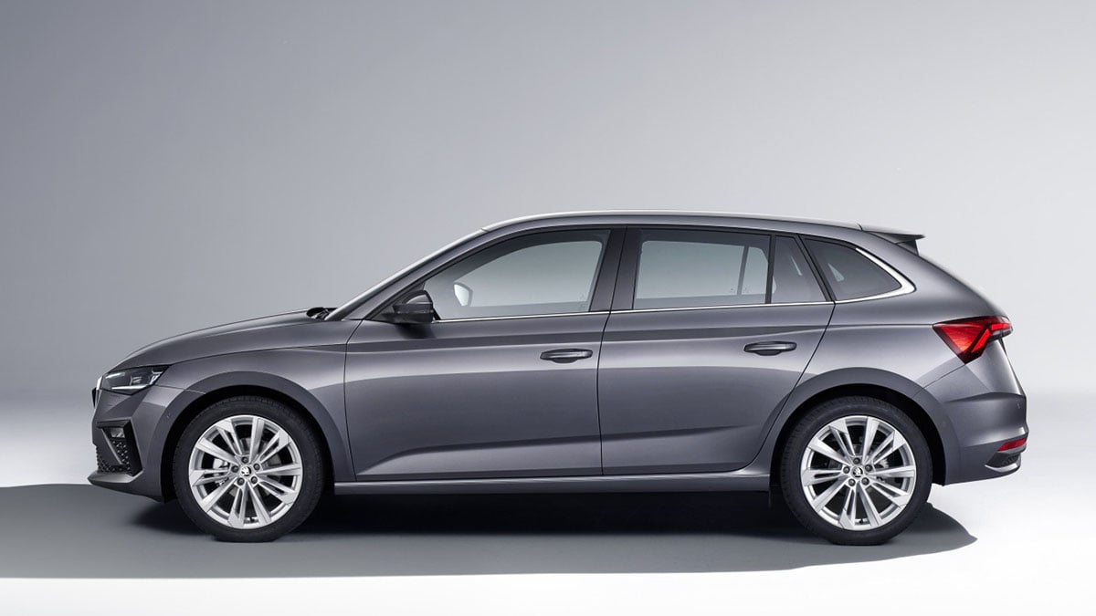 Skoda Scala 2025 vu de profil avec jantes 16 pouces et carrosserie compacte élégante