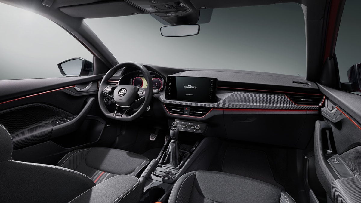 Intérieur du Skoda Scala 2025 avec écran central tactile de 8,25 pouces et cockpit numérique