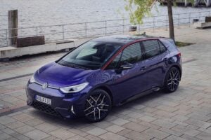 Volkswagen ID.3 GTX Fire & Ice édition limitée violet rendant hommage à la Golf MK2 Fire and Ice des années 90