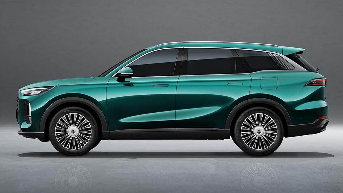 Vue latérale du Chery Tiggo 9 Super Hybrid, futur EBRO S900 en version européenne