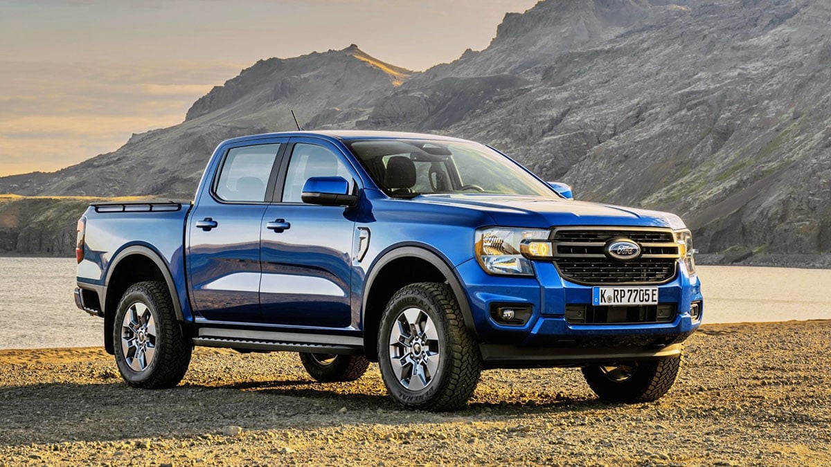 Face avant du Ford Ranger PHEV avec calandre imposante et signature lumineuse LED