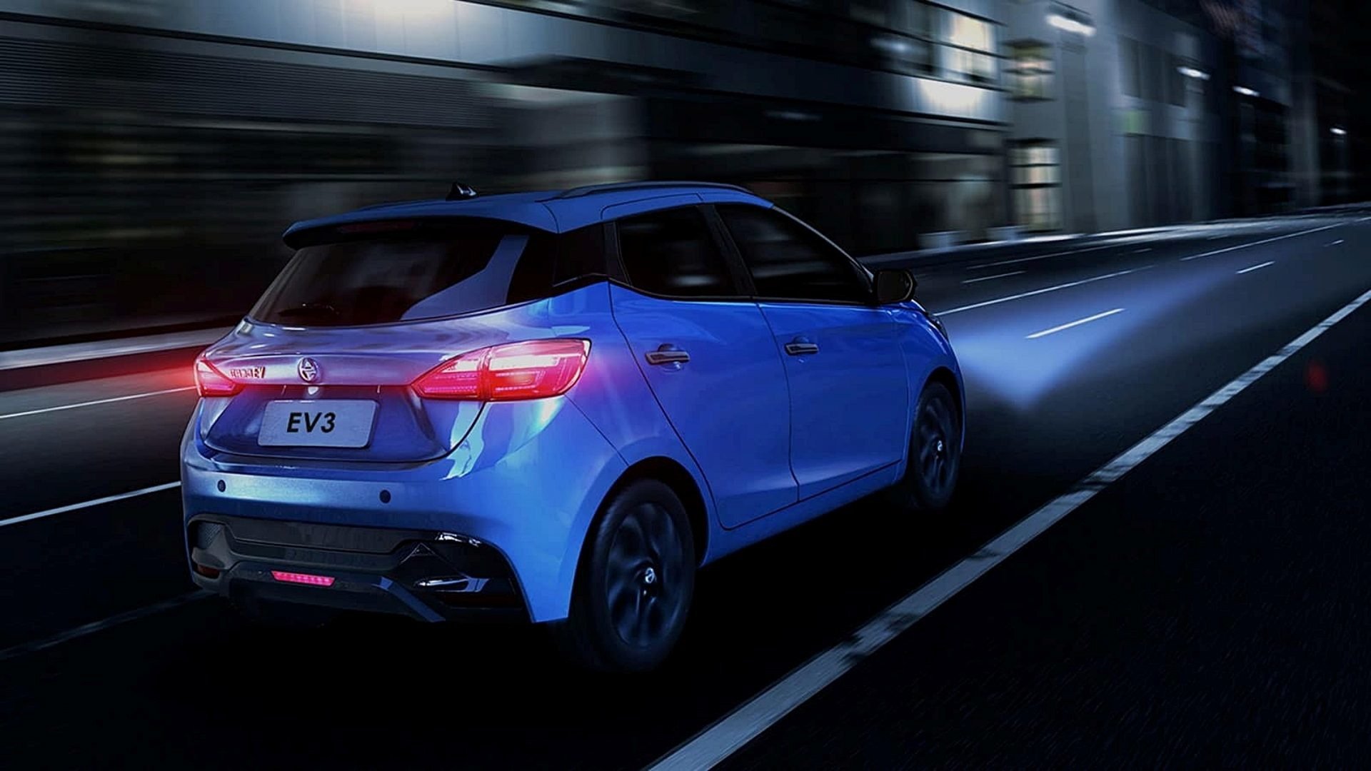 Vue arrière de la Sehol E10X avec signature lumineuse horizontale