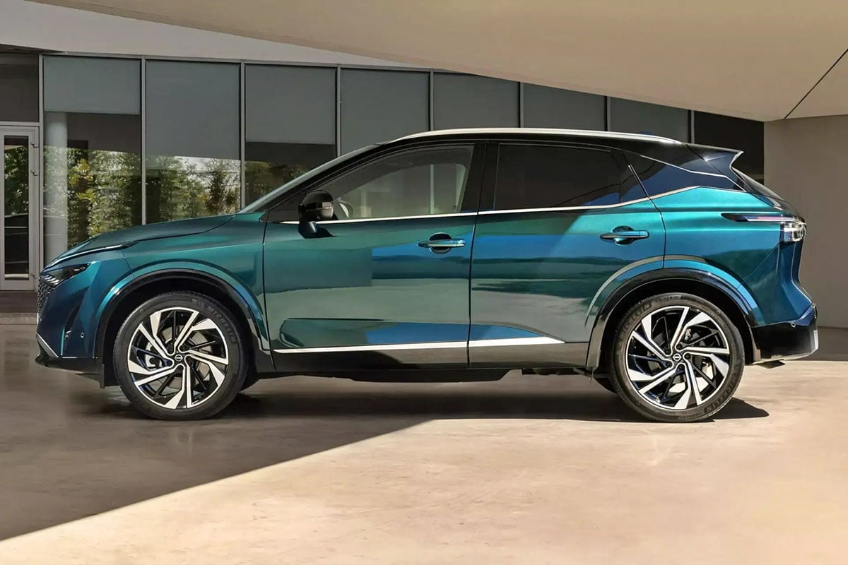Vue latérale du Nissan Qashqai e-Power 2027 en finition hybride de nouvelle génération
