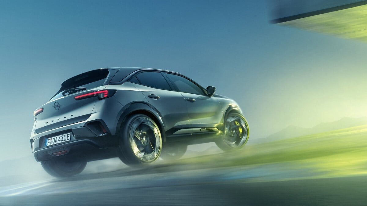 Arrière du Mokka GSE avec signature lumineuse LED et diffuseur sportif