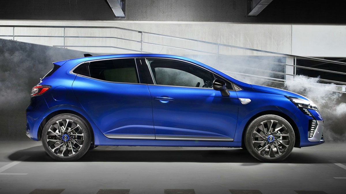 Renault Clio dCi 100 2025 vue de profil en finition Evolution, couleur bleue royal
