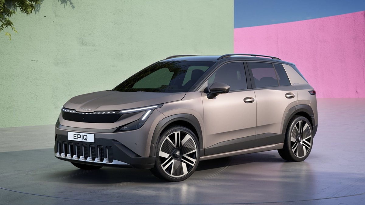 Face avant du Skoda Epiq avec calandre fermée et signature lumineuse LED moderne