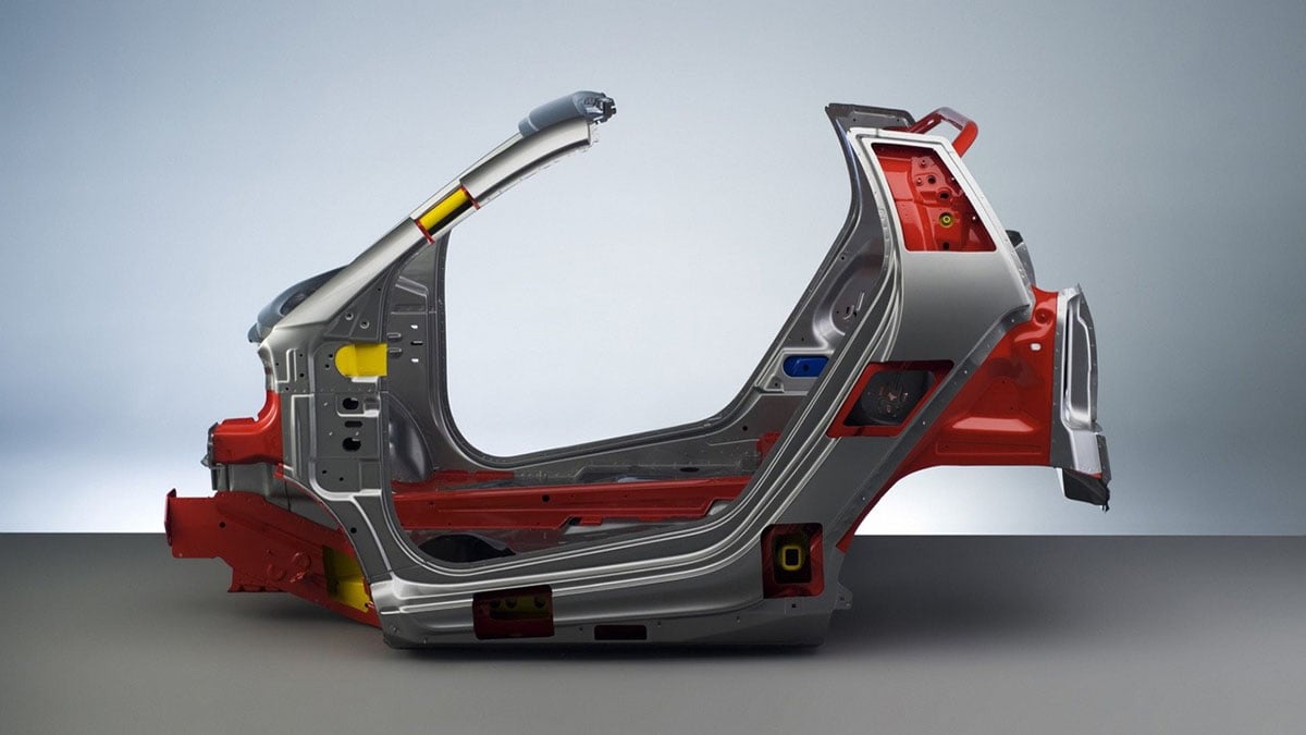 Structure nue du Smart #2 sans portes ni éléments de carrosserie visibles