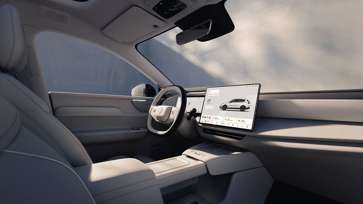 Intérieur Volvo XC70 hybride rechargeable 2026 avec écran central tactile et finitions scandinaves