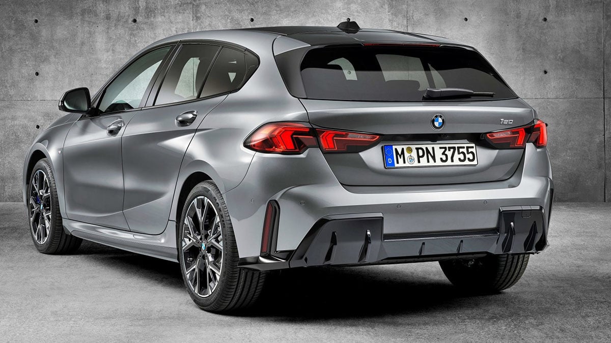 Arrière de la BMW 120d M Sport Design avec feux à LED et diffuseur