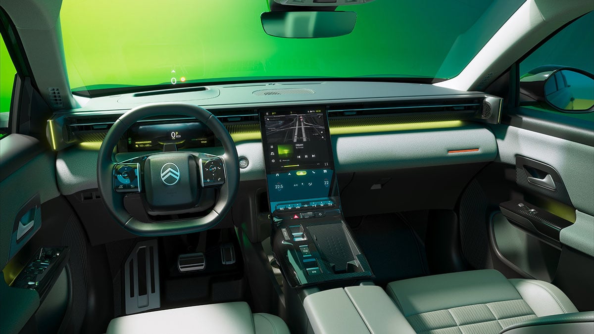 Intérieur du Citroën C5 Aircross 2026 avec écran vertical Cascade HD et planche de bord horizontale