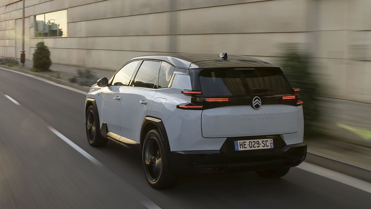 Arrière du Citroën C5 Aircross 2026 avec feux 3D flottants et hayon vertical