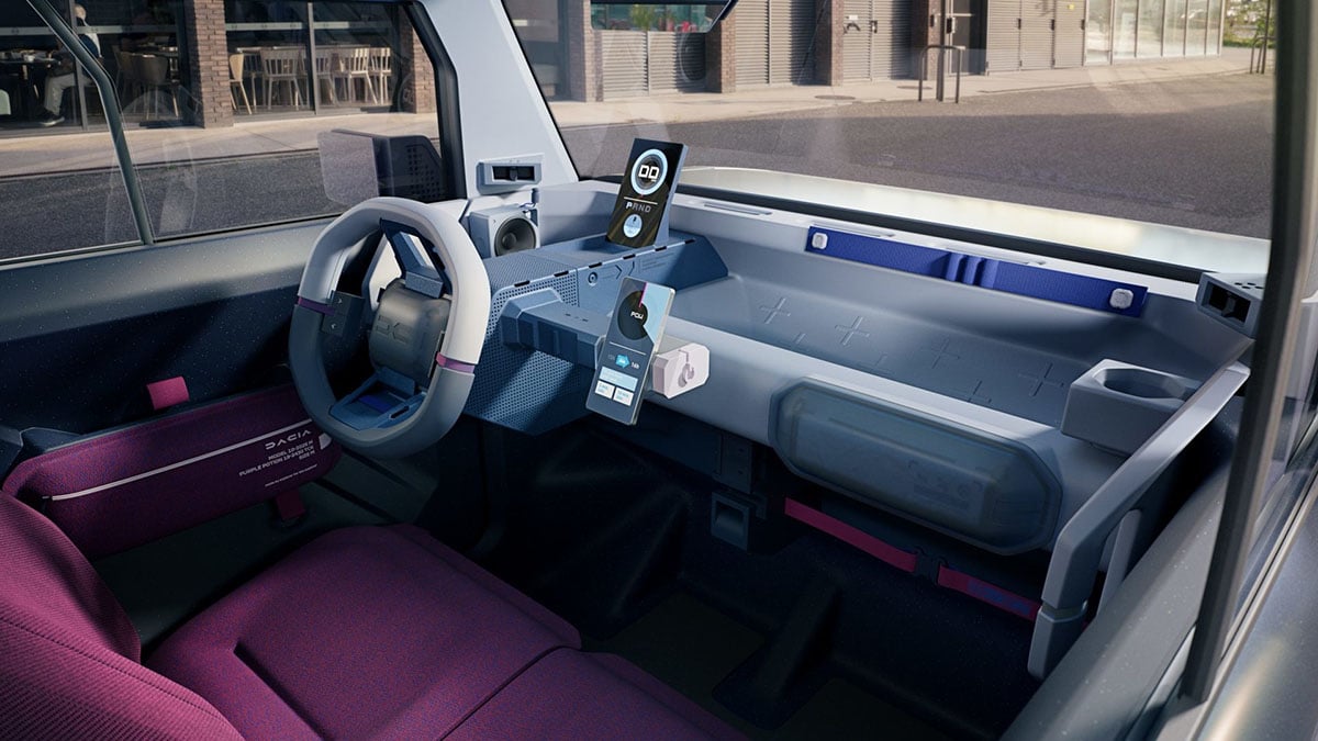 Intérieur du Dacia Hipster avec planche de bord épurée et instrumentation basique