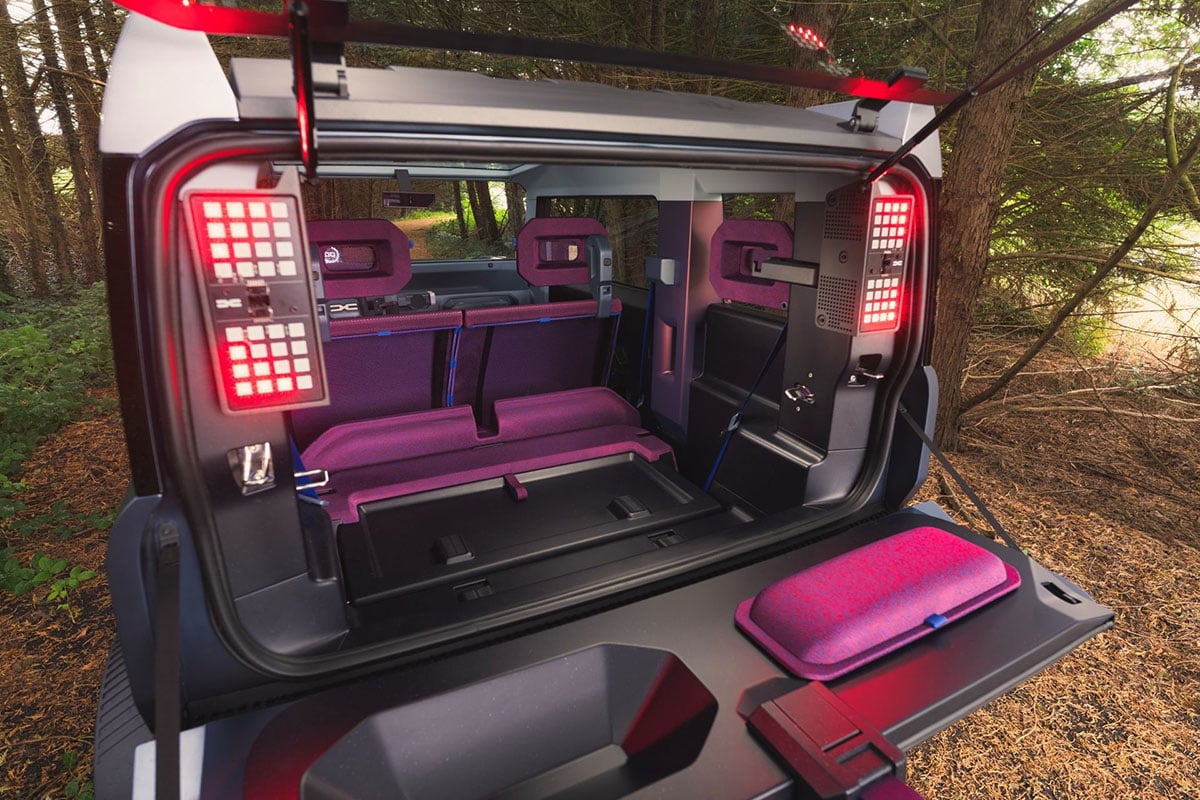  Coffre du Dacia Hipster avec espace limité et dossier rabattable