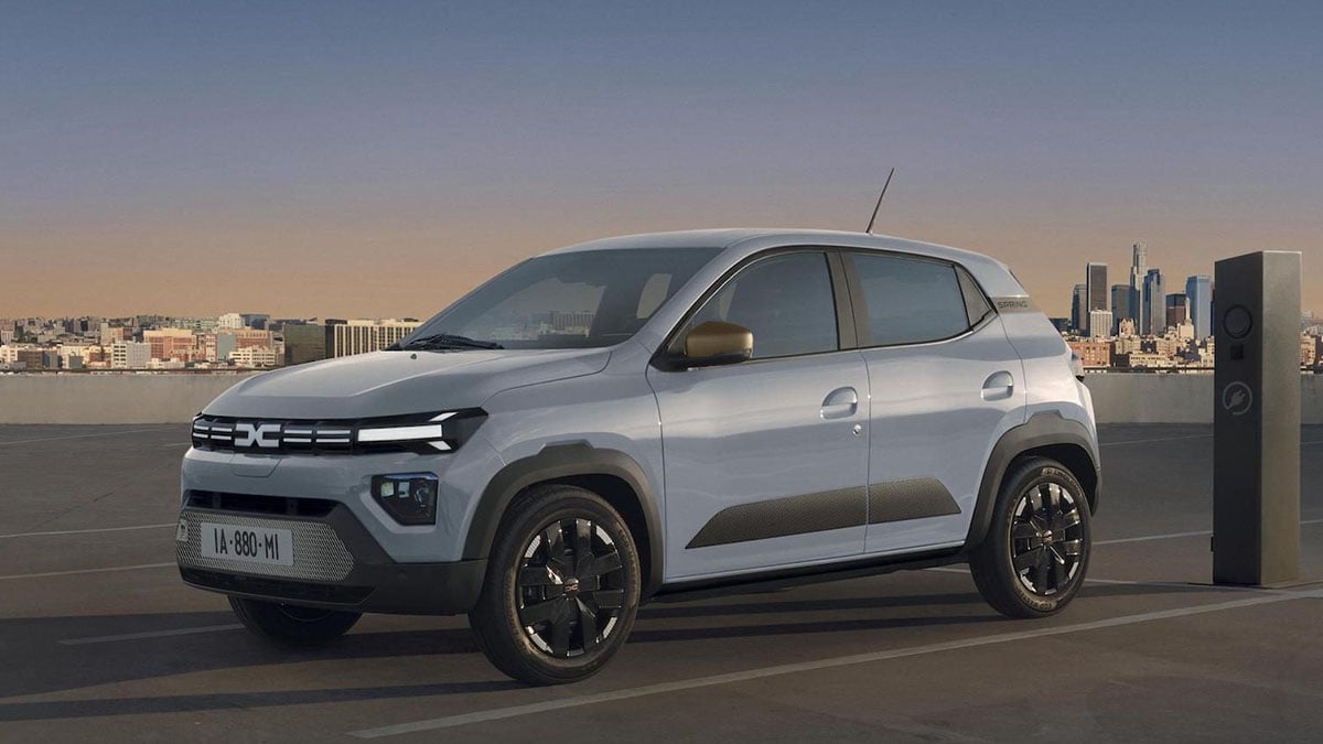 Dacia Spring 2026 vue de profil, citadine électrique restylée avec jantes 14 pouces