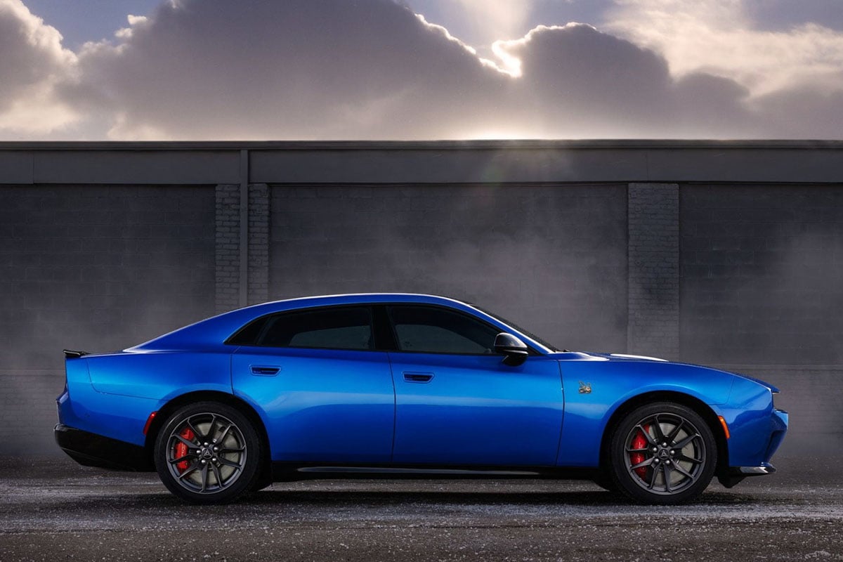 Dodge Charger SRT Daytona Banshee profil latéral avec design musclé et ligne de coupé