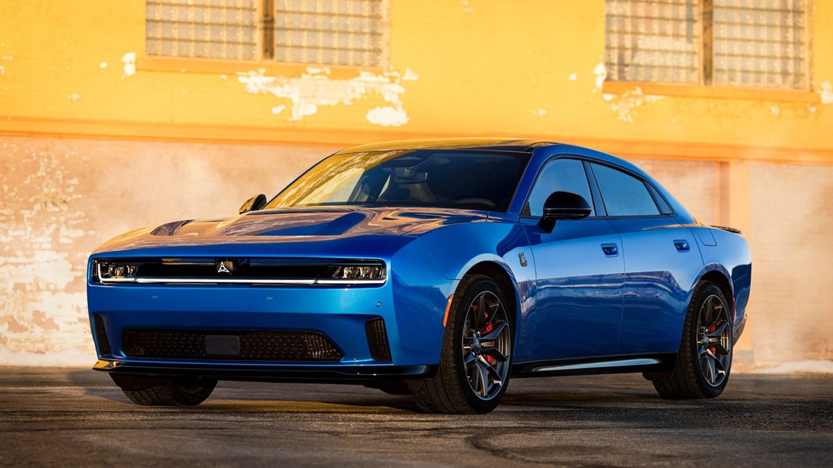 Face avant du Dodge Charger SRT Daytona Banshee avec feux LED et calandre rétro-éclairée