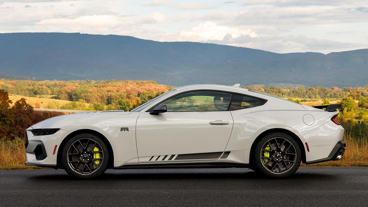 Profil complet du Ford Mustang RTR 2026 avec kit carrosserie RTR et jantes 19 pouces