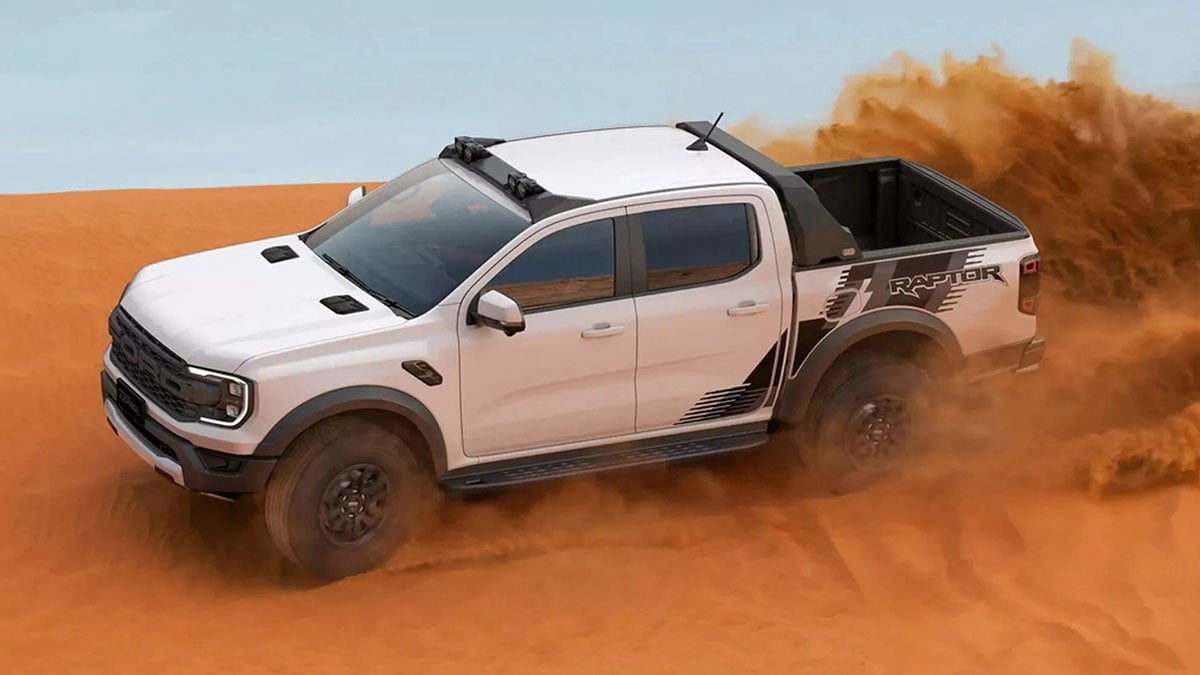 Ford Ranger Raptor ARB Desert Package 2025, vue latérale en environnement tout-terrain