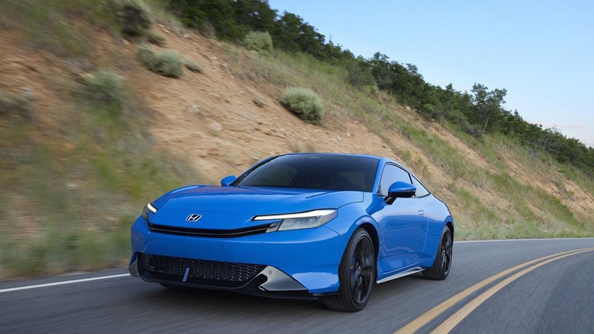 Face avant du Honda Prelude hybride 2026 avec signature LED et calandre sportive