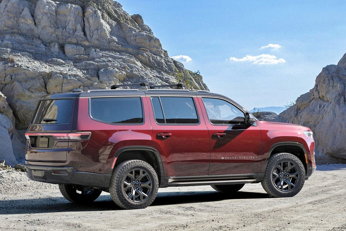 Jeep Grand Wagoneer 2026 vue de profil avec carrosserie allongée de 5,45 m