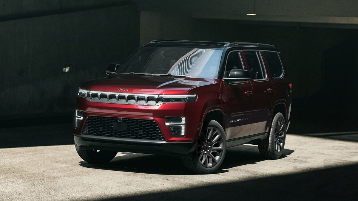 Face avant du Jeep Grand Wagoneer 2026 avec calandre à sept fentes et feux LED minces