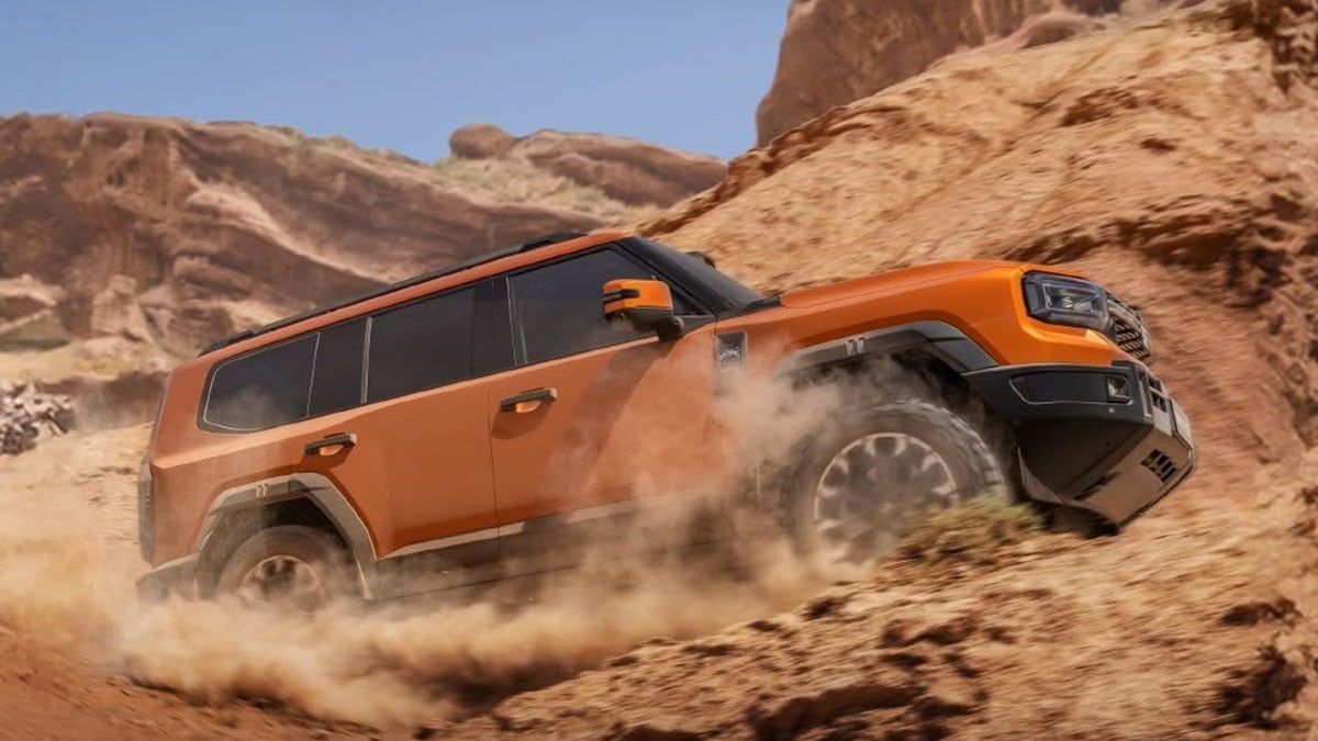 SUV hybride Jetour G700 vu de profil avec design massif et lignes anguleuses