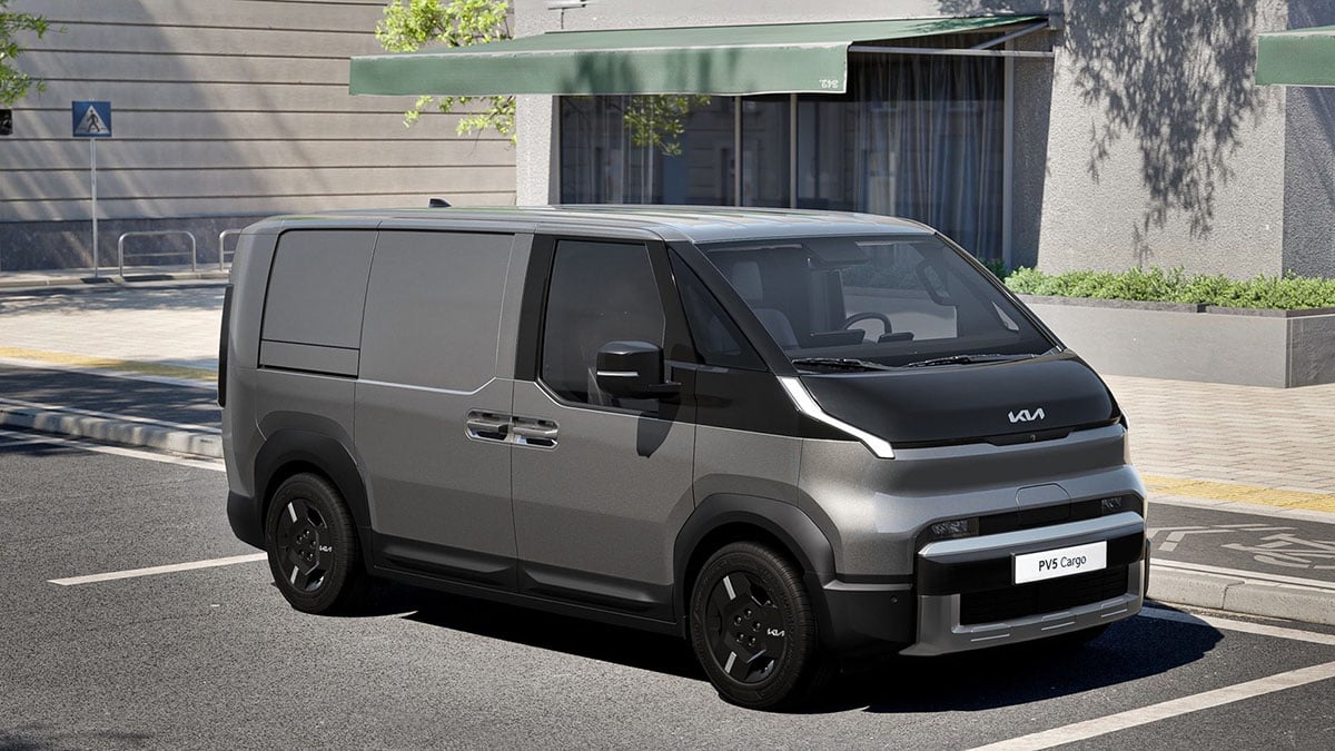 Face avant du Kia PV5 Cargo utilitaire 100 % électrique avec bouclier fermé et signature LED